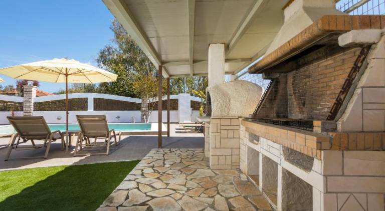 Fully equipped vacation home with yard, terrace & private pool | Good for workation | Dogs allowed — photo 2