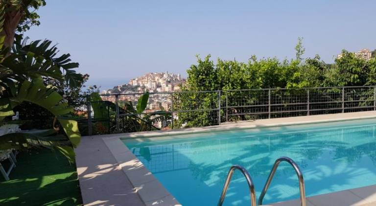 Rental apartment with pool — photo 2