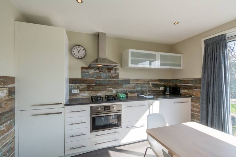 Bungalow with terrace & yard | Close to the beach | Pet-friendly — photo 3