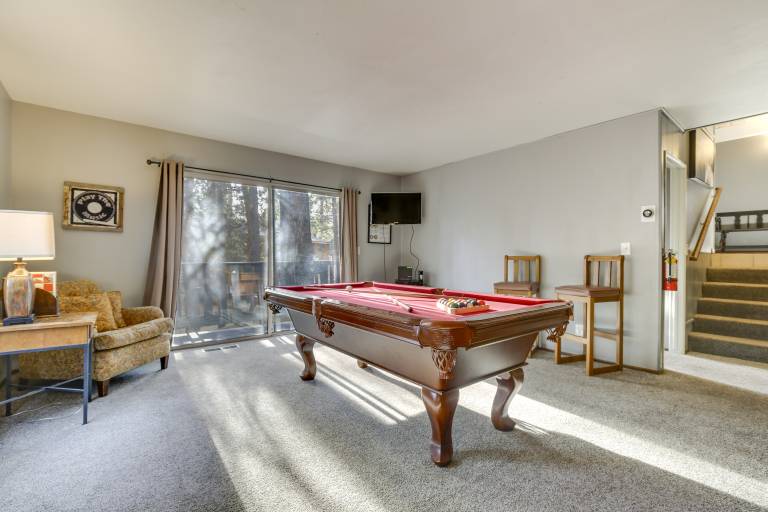 2 Mi to Lake & Skiing: Big Bear Family Cabin — photo 2