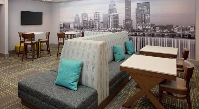 Hampton Inn Louisville Downtown — photo 3