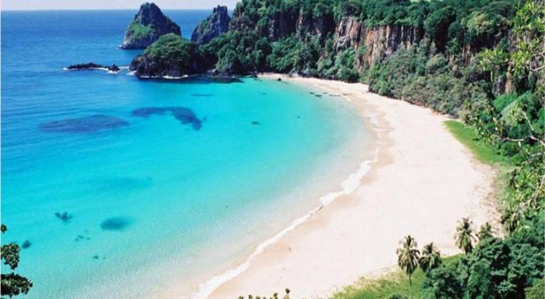 Rental apartment with patio & yard in Fernando de Noronha