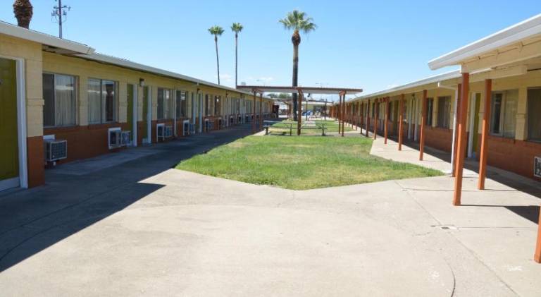 Gateway Inn Express Red Bluff — photo 5