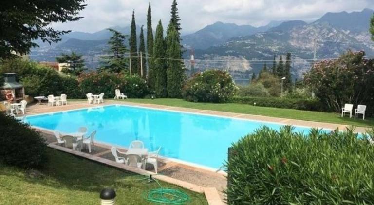 Apartment with pool | Dogs allowed in Malcesine