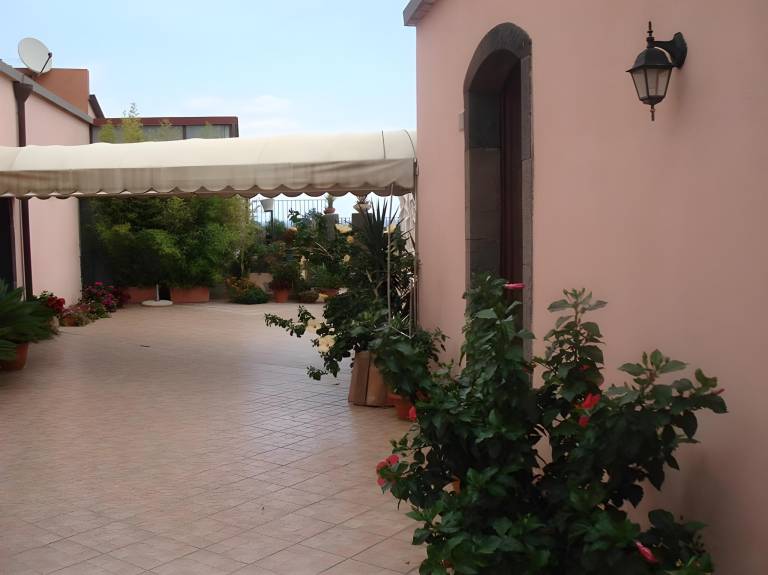 Lovely farm with terrace, BBQ & pool | Dogs allowed in Riposto