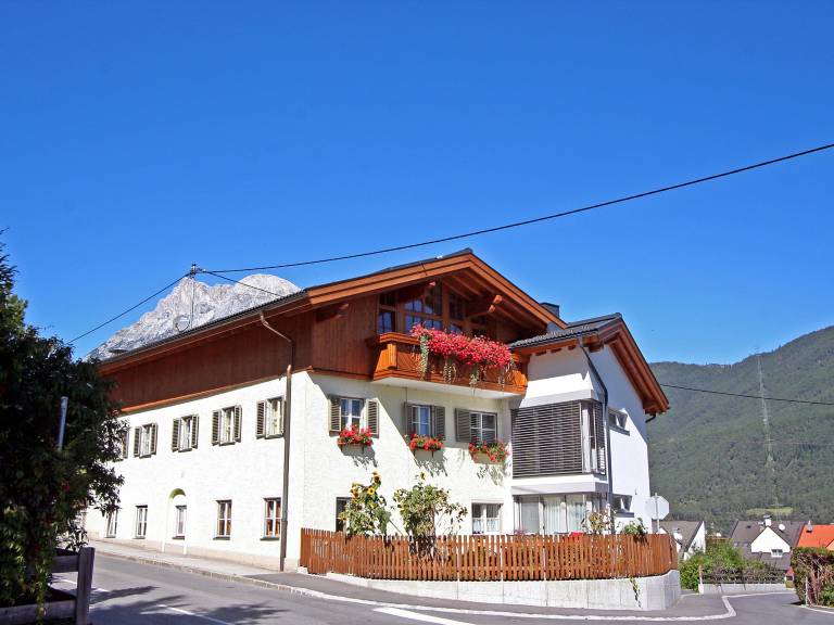 Gruber with 3 bedrooms and 1 bathrooms