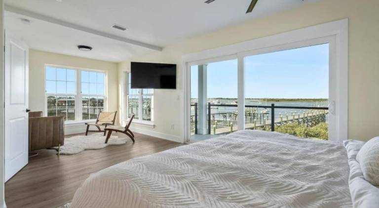Nice vacation home with pool & hot tub | Good for workation | Pets allowed — photo 2
