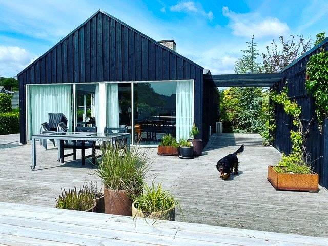 Vacation home with yard, patio & barbeque | Sea view | Suitable for remote work — photo 2
