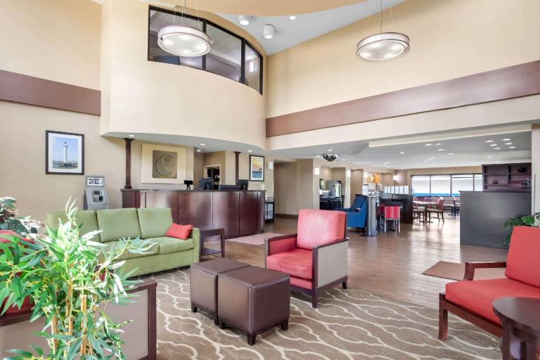 Comfort Suites Gulfport Central — photo 3