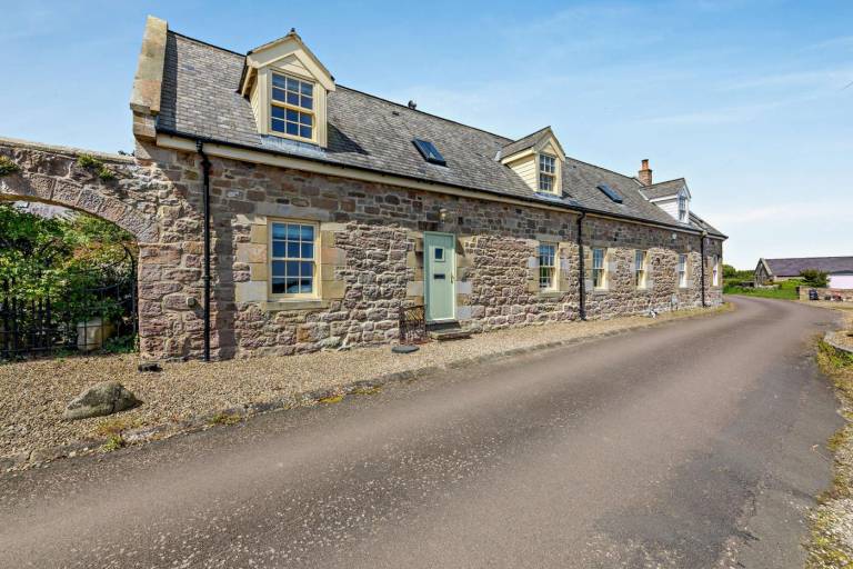 Fully equipped cottage with garden & BBQ | Pet-friendly in Belford