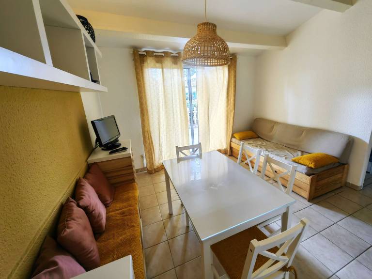 Air-conditioned semi-detached villa with pool, 4 pers, parking — photo 4