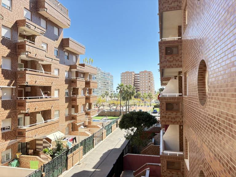 Holiday apartment with terrace & pool — photo 2