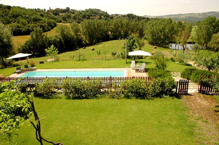Farmhouse ∙ 2 Bedrooms ∙ 5 Guests - Todi