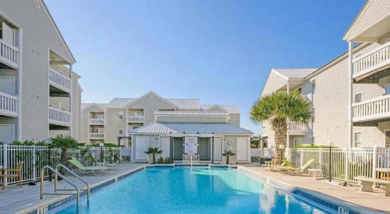 House with pool in Fort Walton Beach, FL