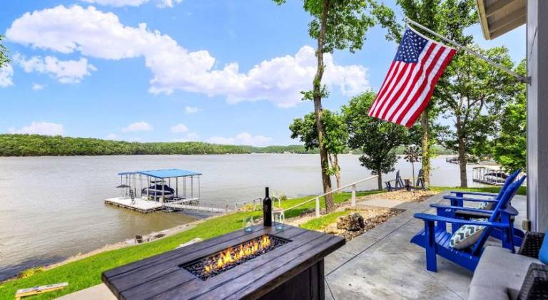 House with 3 rooms for 8 persons in Lake Ozark, MO
