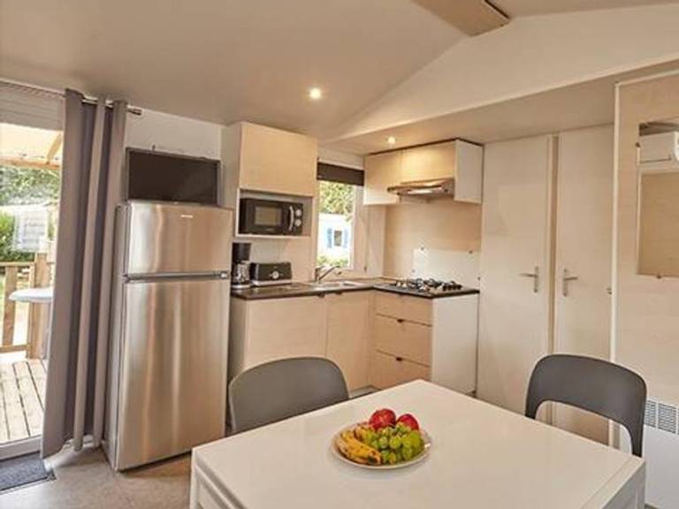 Mobile home with terrace & heated pool — photo 4