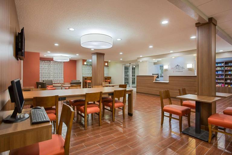 Microtel Inn & Suites by Wyndham Walterboro — photo 3