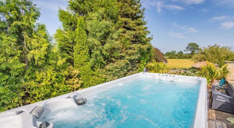 House with pool & jacuzzi | Dogs allowed — photo 5