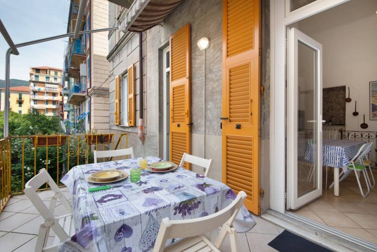 Beautiful apartment with fast internet & patio | Garden view | Close to the beach | Pets allowed — photo 2