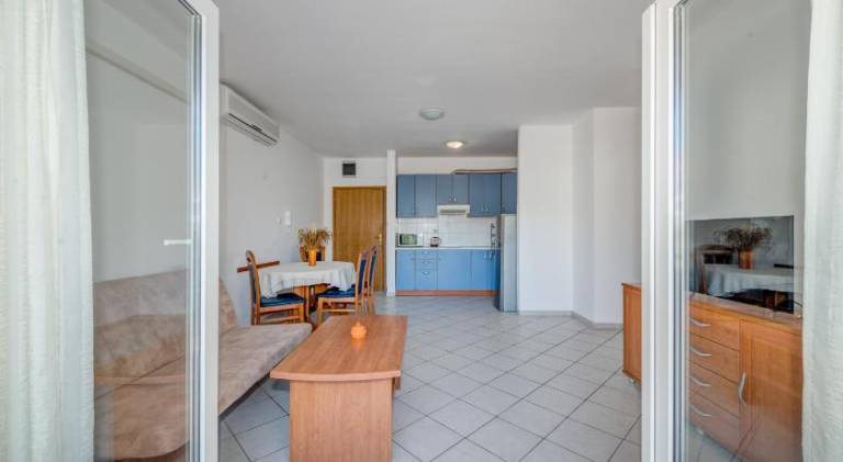 Apartment with 3 rooms for 8 persons — photo 2