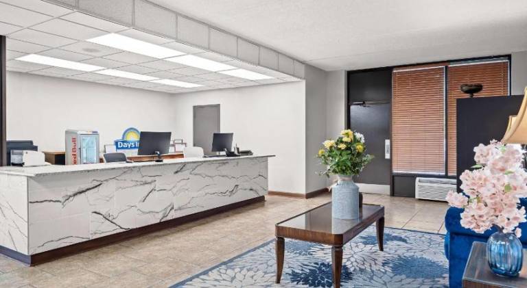 Days Inn by Wyndham Statesboro — photo 3