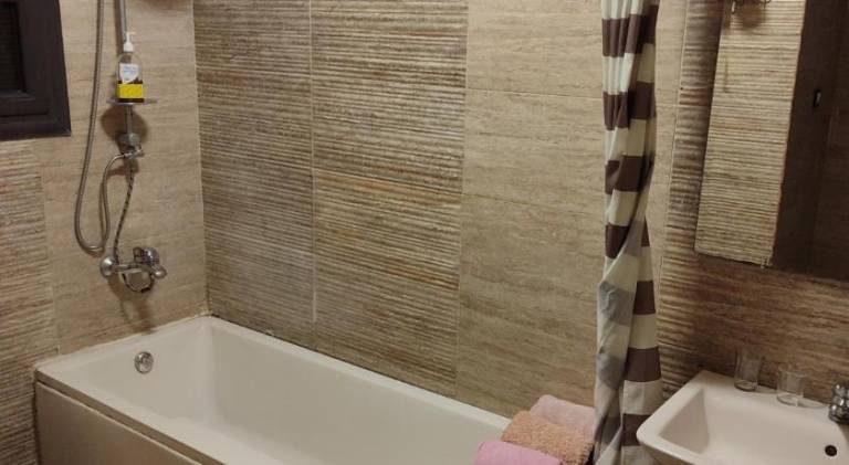 Rental apartment with patio — photo 2