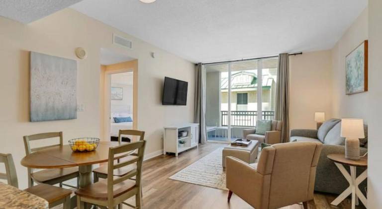 1 BR King- Rooftop Pool close to beach Casa Costa in Boynton Beach, FL