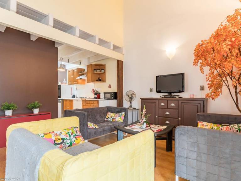 Charming Burgundy cottage with parking, pets allowed — photo 4