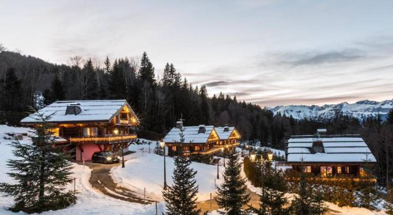 Family-oriented chalet with hot tub, terrace & barbecue | Ski nearby | Pet-friendly — photo 5