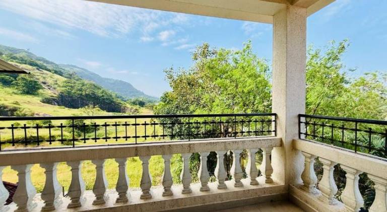 Beautiful villa with barbecue, private pool & patio | Water view | Pets are welcome — photo 5
