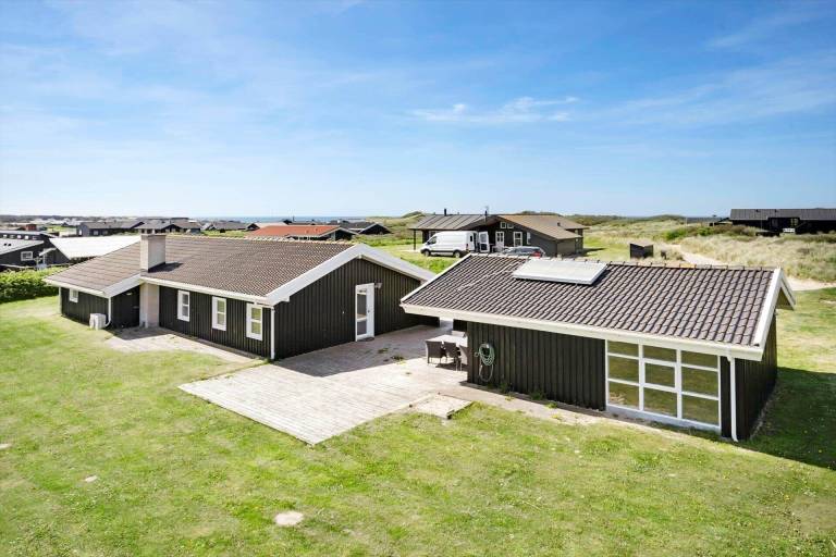 House with barbeque, patio & hot tub in Lokken