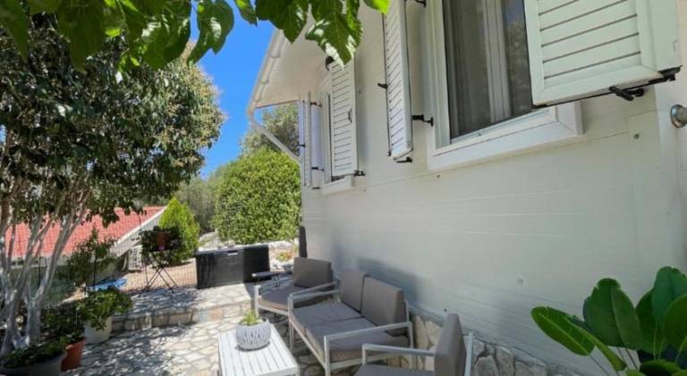 Villa with patio & garden in Kefalonia