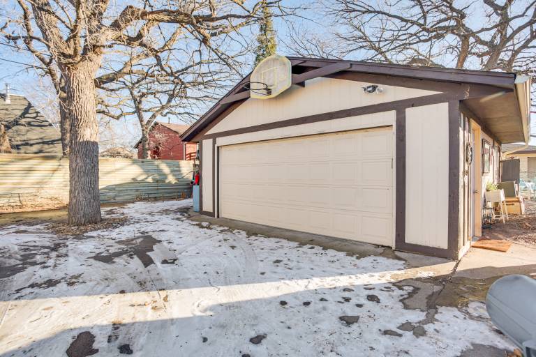 3 Mi to Central Minneapolis Unique Home