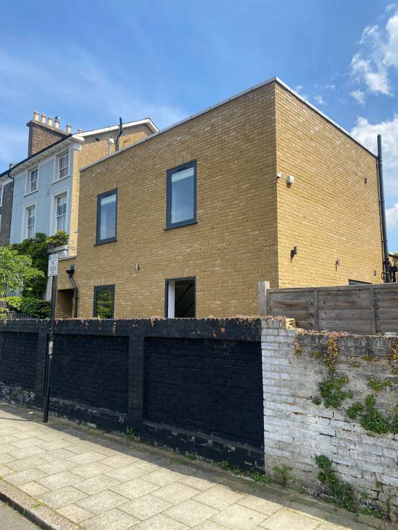House  West Norwood