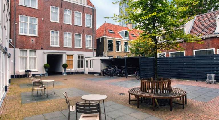 Apartment with patio | Near Binnenhof — photo 4