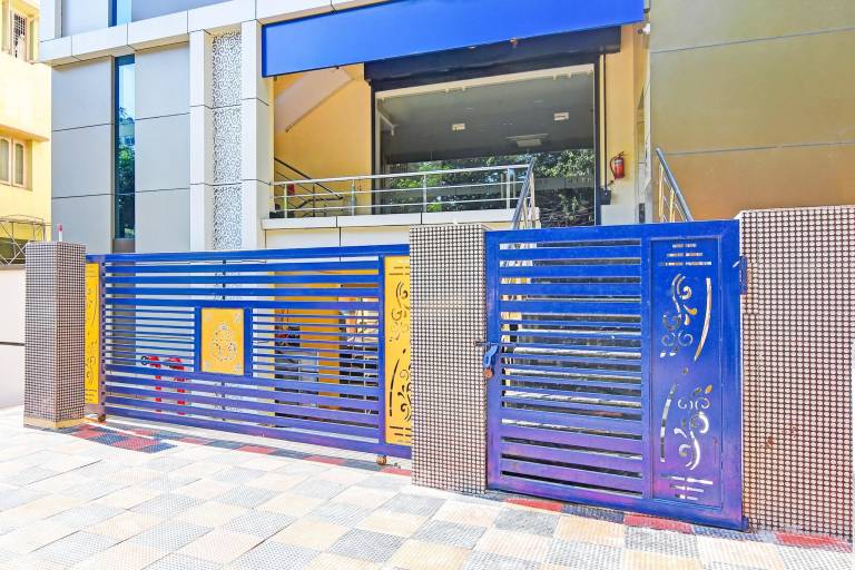 Super Townhouse Dwarakanagar Near Gurudwara