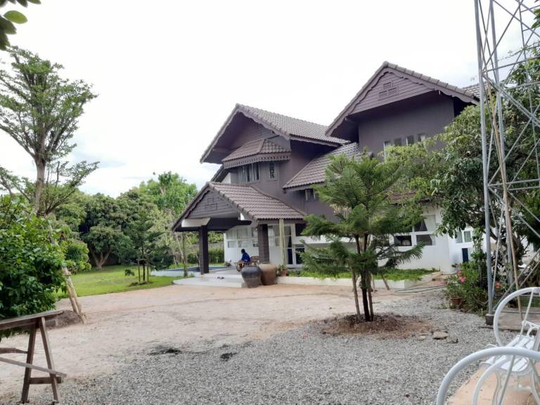 House with hot tub in Chiang Mai