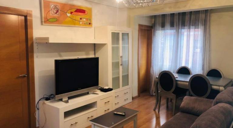 Fully equipped wonderful rental apartment with patio | Suitable for remote work | Dogs allowed in Zaragoza