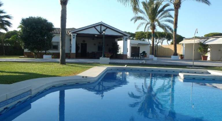 House with pool in Chipiona