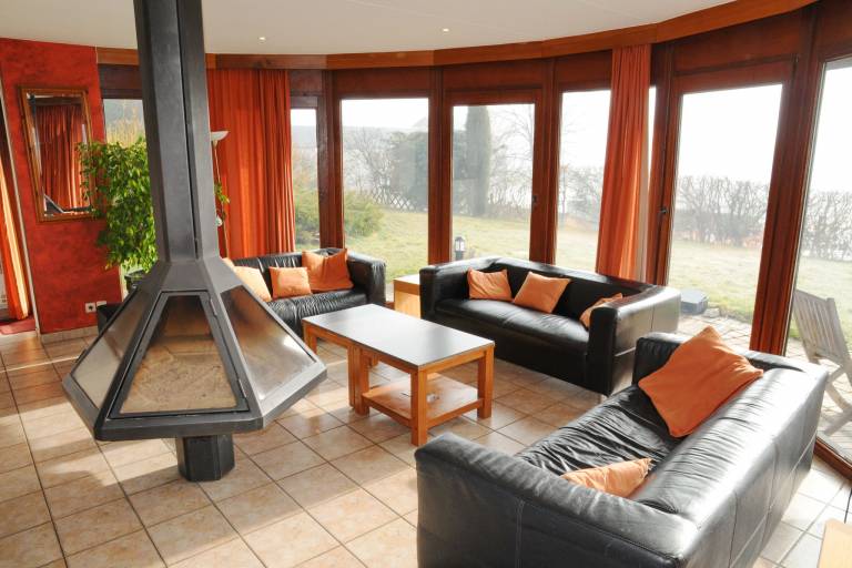 House with pool, barbeque & terrace — photo 3