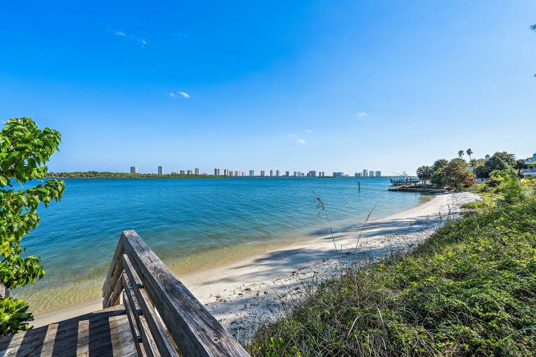 House  Singer Island