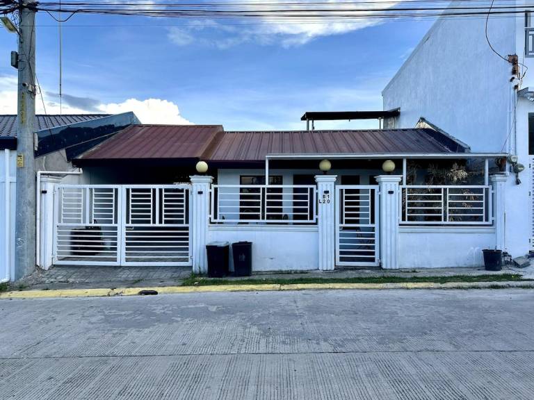Vacation home with 2 rooms for 6 persons in Angeles City