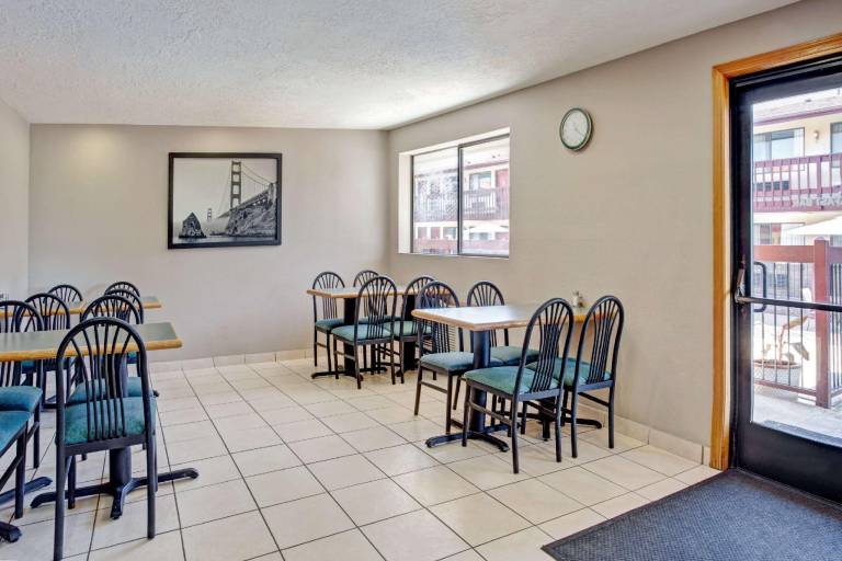 Super 8 by Wyndham Albany/Corvallis — photo 4
