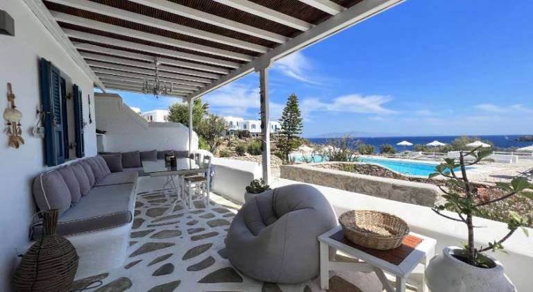 Vacation home with pool in Mykonos