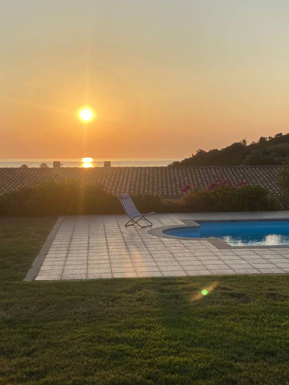     
Villa ∙ 6 Gäste ∙ 3 Schlafzimmer
