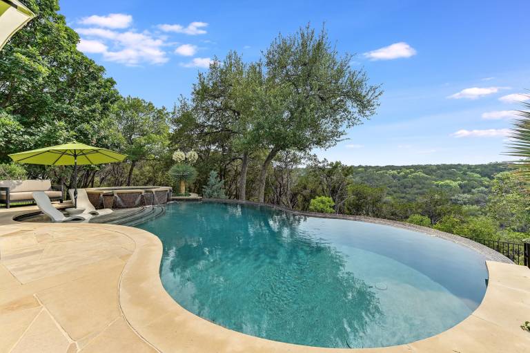 House  Austin Lake Hills