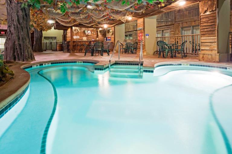 Holiday Inn Hotel & Suites Madison West Middleton By IHG