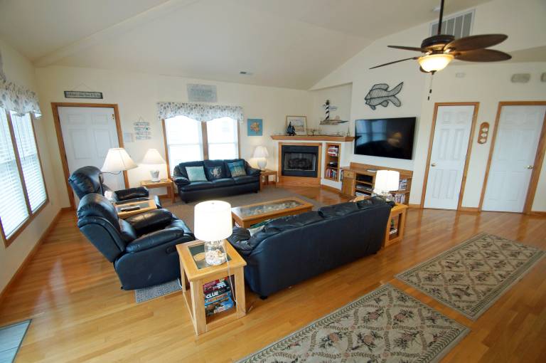 KH4004- Oceanside-5 BRs, Elevator, Pool Table, Private Pool and Hot Tub! — photo 5