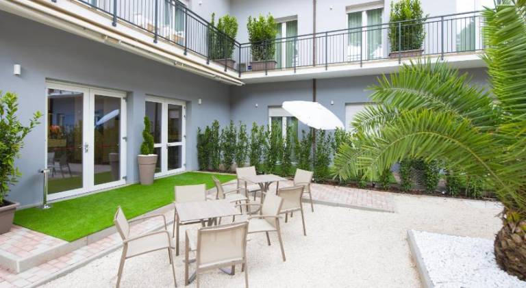 Serviced apartment with garden & terrace | Close to the beach | Pets allowed — photo 4