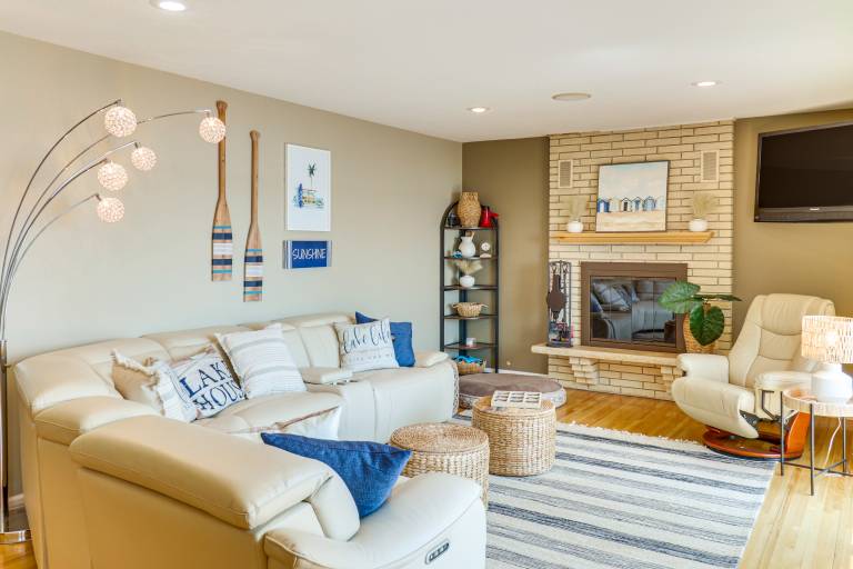Villa on Lake Darling: Fire Pit, Deck & BBQ! — photo 3